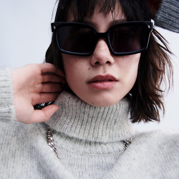 NWT - HIGH NECK KNIT SWEATER - M - Picture 2 of 6